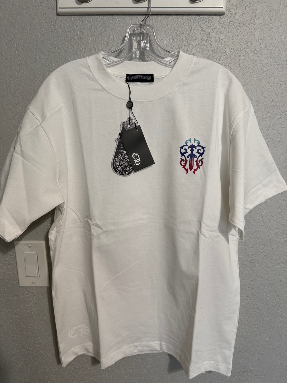 Short-Sleeve Tee with Tricolor Crest